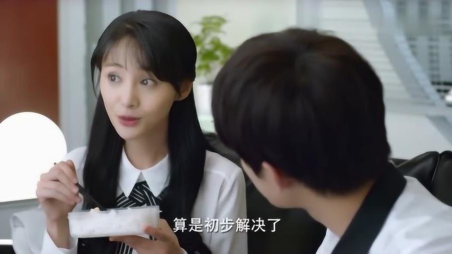 女星扮嫩太吓人!扎双马尾蹦蹦跳,32岁穿校服,56岁还早恋